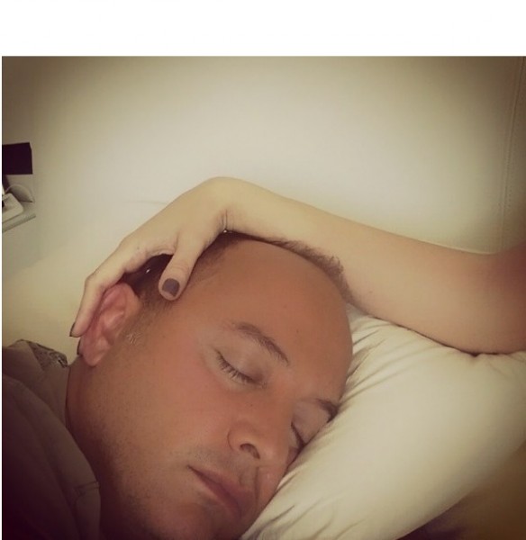 شاهد كيف توقظ نانسي عجرم زوجها من النوم ميداني