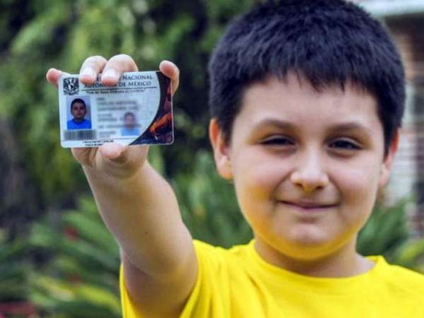 طفل عمره 12 عاماً يبدأ دراسته في الجامعة بالمكسيك