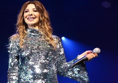 أحدث إطلالات نانسي عجرم «اللندنية» بعد حملها الثالث