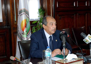 الدكتور عز الدين أبو ستيت وزير الزراعة واستصلاح الأراضى