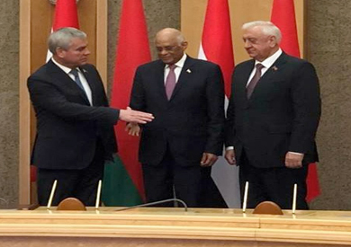 عبدالعال يلتقي رئيسي غرفتي برلمان بيلاروسيا.. ويوقع اتفاقية للتعاون المشترك
