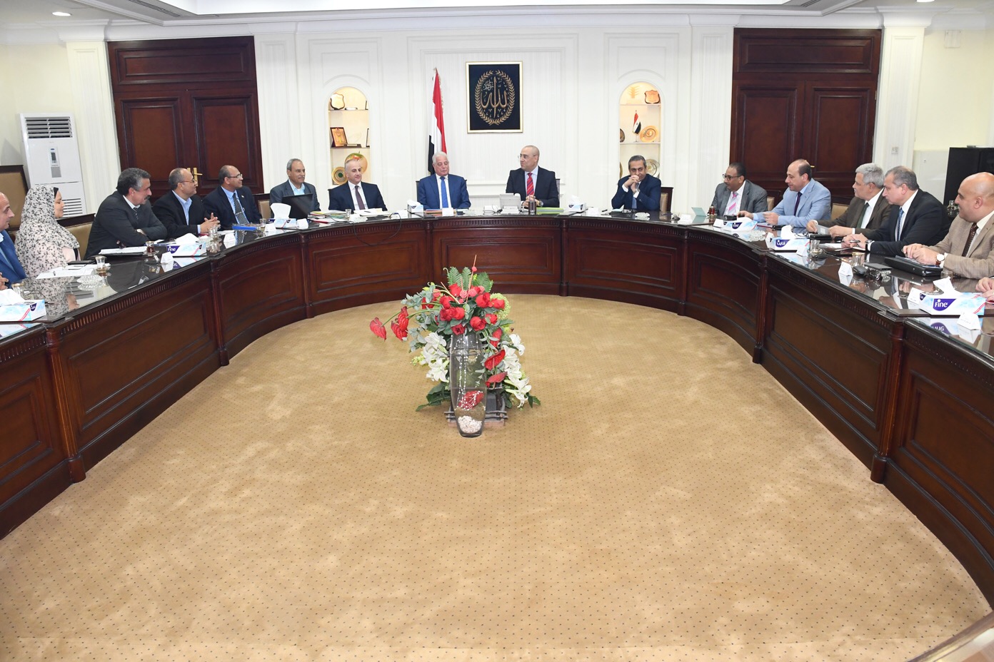 جانب من اجتماع الدكتور عاصم الجزار وزير الإسكان والمرافق والمجتمعات العمرانية