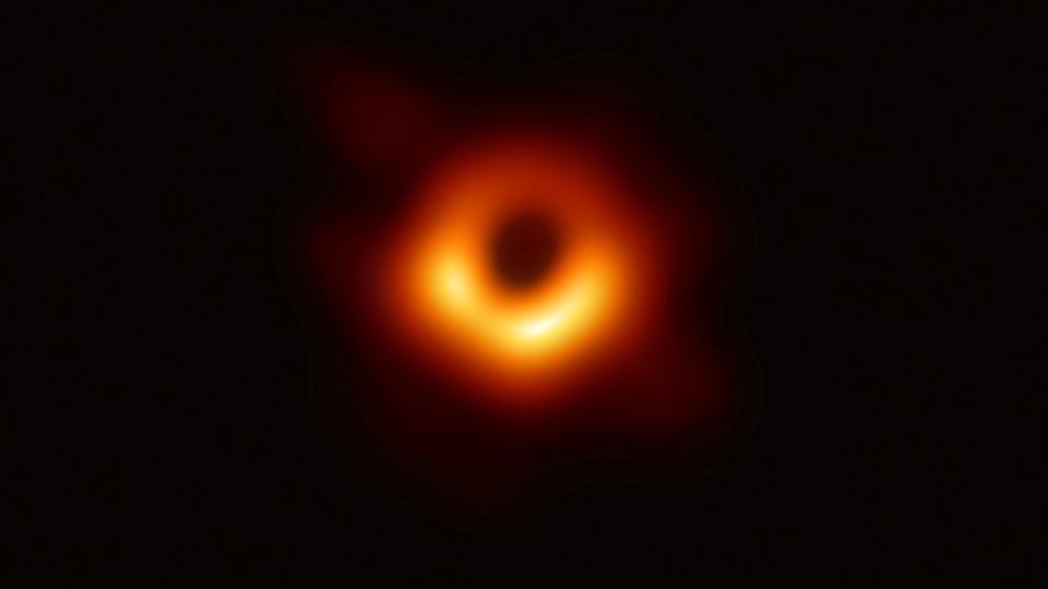 صورة ثقب أسود في الفضاء