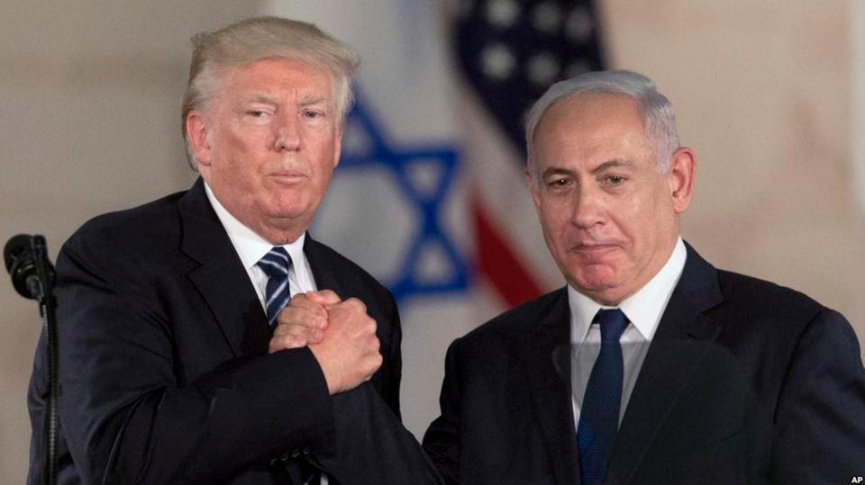 نتنياهو وترمب أثناء لقاء في إسرائيل خلال مايو الماضي