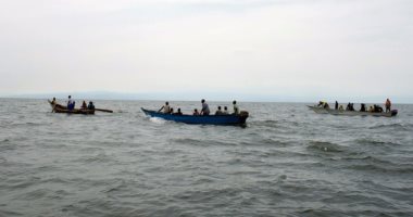 البحث عن ضحايا غرق قارب ـ صورة أرشيفية