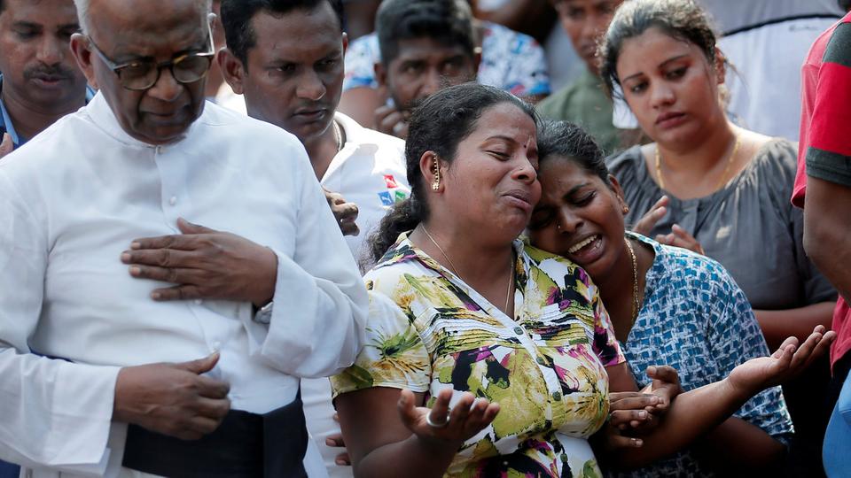 8 انتحاريين وامرأة روعوا سريلانكا.. حاصدين 359 قتيلاً