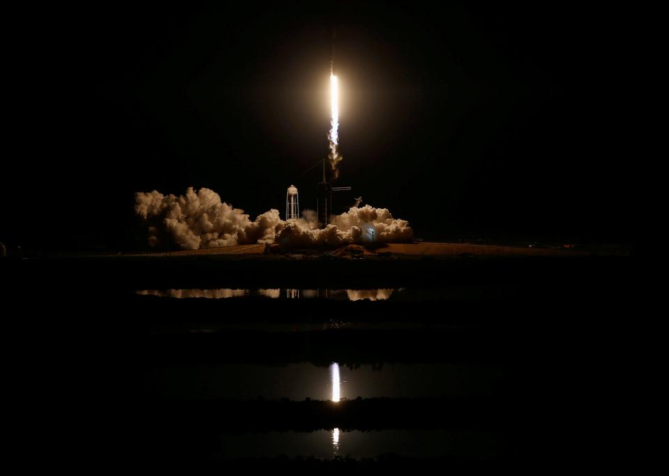 سيناتور أميركي يكسر صمت ناسا على انفجار مركبة سبيس إكس