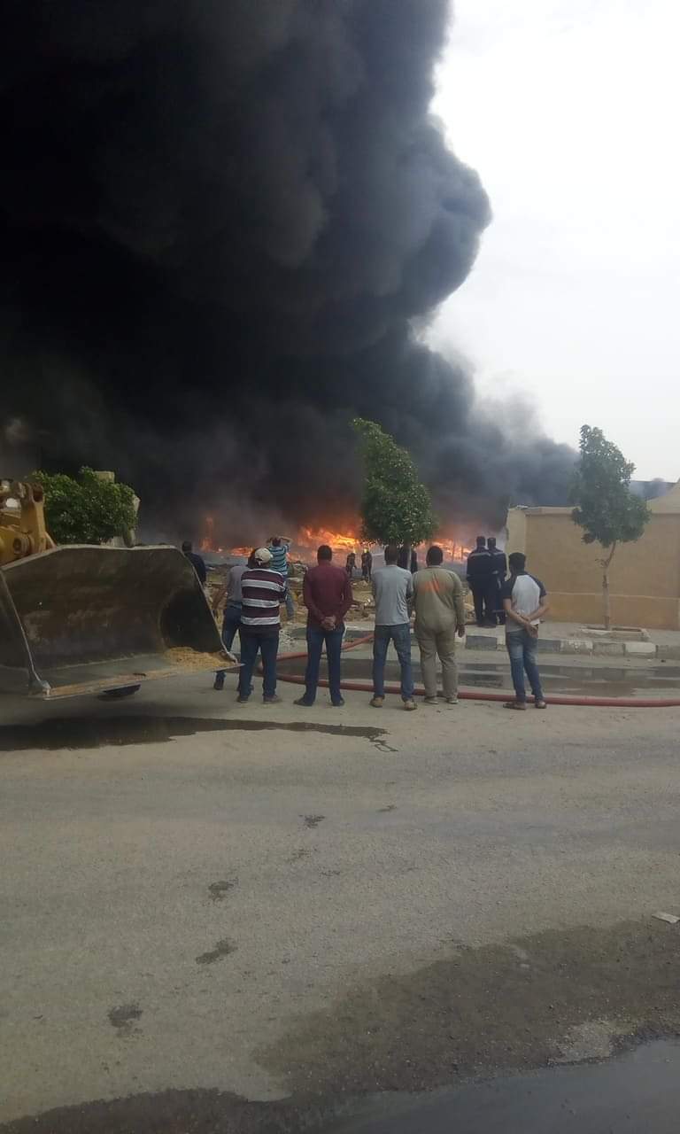 حريق مصنع بمدينة بدر