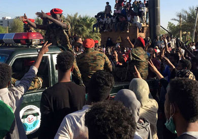 قتيلان في محاولة القوات السودانية فض اعتصام الخرطوم