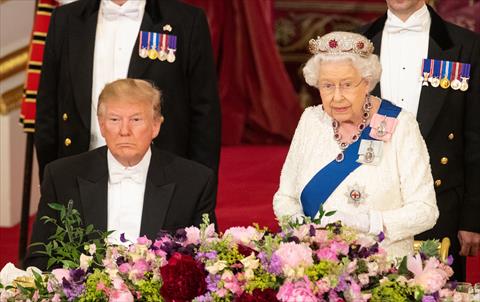 الرئيس الأمريكي ترامب يمتدح ملكة بريطانيا ويصفها بالمرأة العظيمة