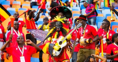 وفد برلماني أوغندي يدعم منتخب بلاده في مباراة مصر بكأس أمم إفريقيا
