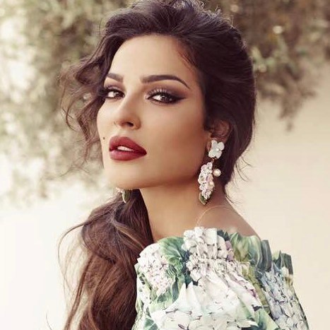 الفنانة نادين نسيب نجيم