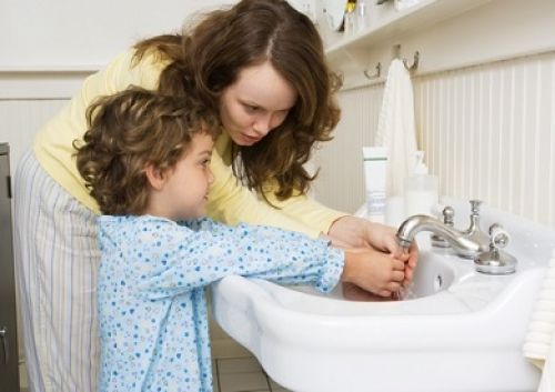 جرب هذه الحيلة لجعل الأطفال يغسلون أيديهم بشكل ملائم