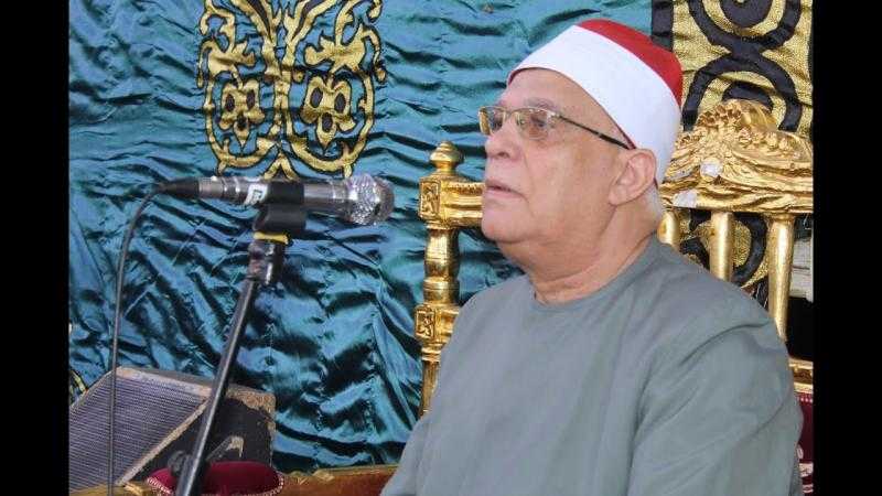 وقف شيخ قام بالرقص اثناء تلاوة القرءان