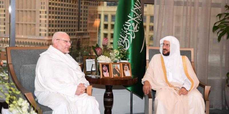 وزير الشؤون الإسلامية يلتقي مفتي مصر بمكة المكرمة