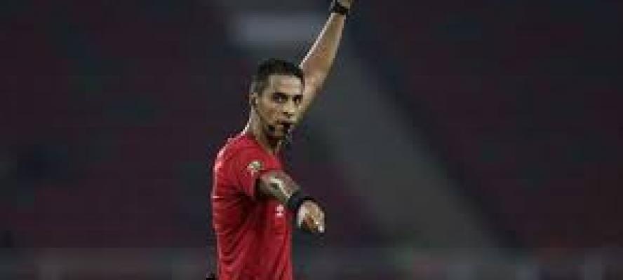 شبح الاعادة يخيم على مباراة الزمالك والمقاولون بسبب أمين عمر