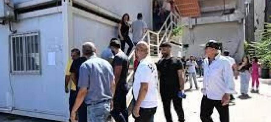 اقتحام مؤسسة كهرباء لبنان اعتراضًا على ارتفاع الفواتير