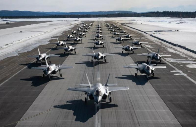 كندا تبحث عن بدائل لمقاتلات F-35 الأمريكية تخوفا من سياسة ترامب