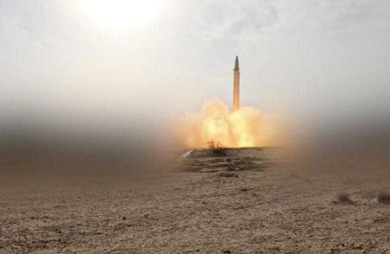 الحوثيون يعلنون استهداف مطار بن غوريون بصاروخين باليستيين وطائرة مسيرة