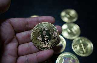 انخفاض عملة البيتكوين وسط جني الأرباح