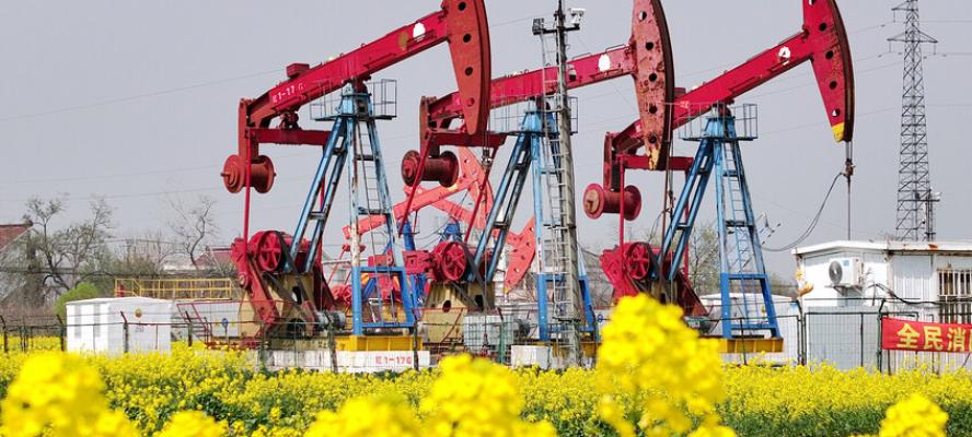 انخفاض أسعار النفط مع تقييم الأسواق نتائج المفاوضات التجارية بين واشنطن وبكين