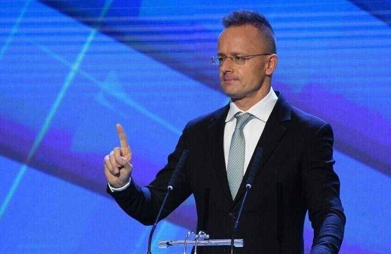 وزير الخارجية الهنغاري: سنواصل الاستفادة من امتيازات دفع الغاز الروسي بعد قرار بوتين