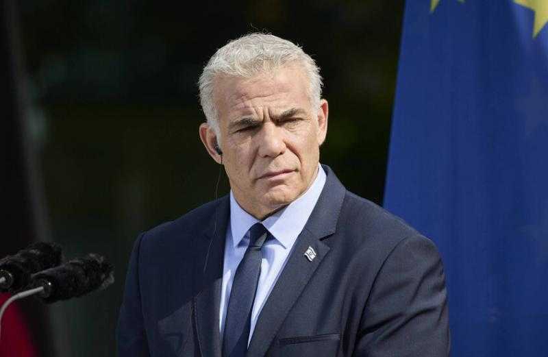 لابيد: ليس من المفترض لترامب أن يتدخل في إجراءاتنا القانونية