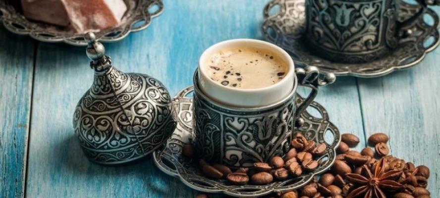 عشق القهوة.. كيف تختار فنجانك المثالي؟