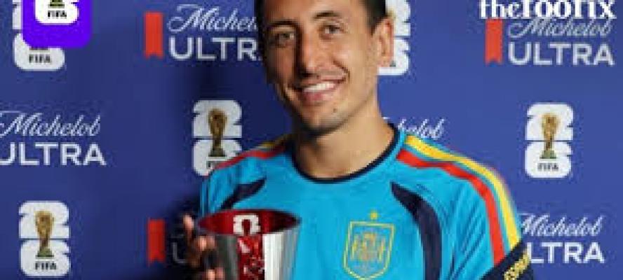 أويارزابال يتوج بجائزة رجل مباراة إسبانيا والسعودية في كأس العالم