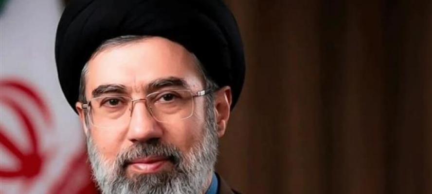 المرشد الإيراني: العدو الأمريكي يسعى لإشعال الحروب وشعبنا وجبهة المقاومة سيلقنانه دروسا لن ينساها