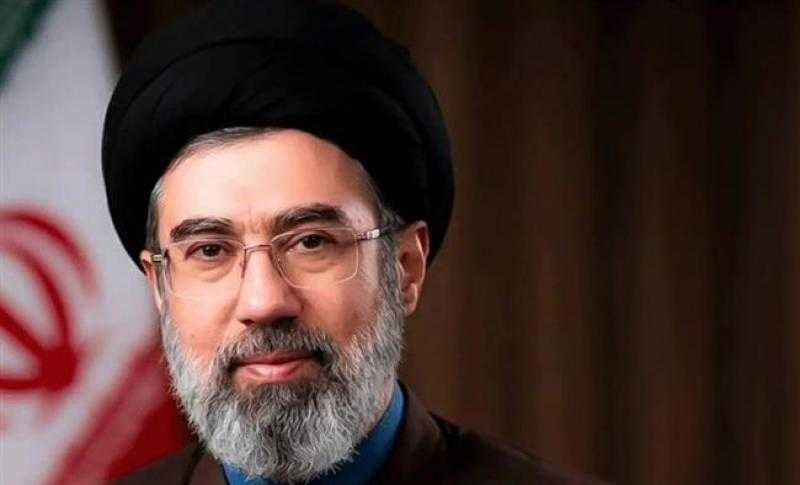 المرشد الإيراني: العدو الأمريكي يسعى لإشعال الحروب وشعبنا وجبهة المقاومة سيلقنانه دروسا لن ينساها