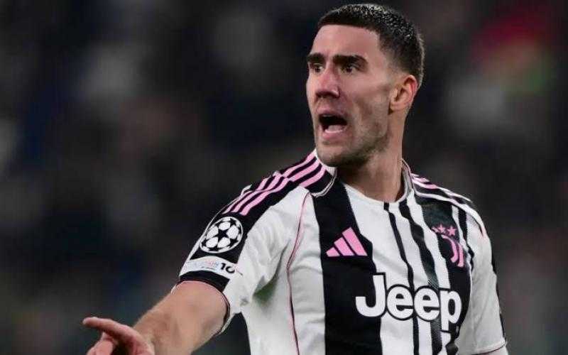 فلاهوفيتش يغامر بعرض بشكتاش.. وبرشلونة يبقى حلم المهاجم الصربي